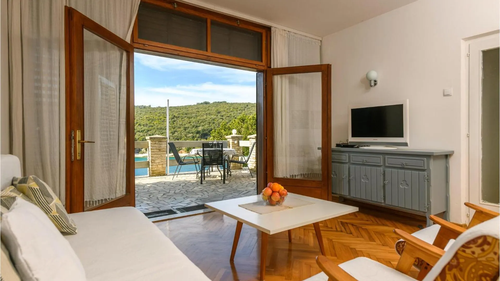 Holiday home Lovely Home In Krnicki Poratkrnica With Kitchen Peruski
