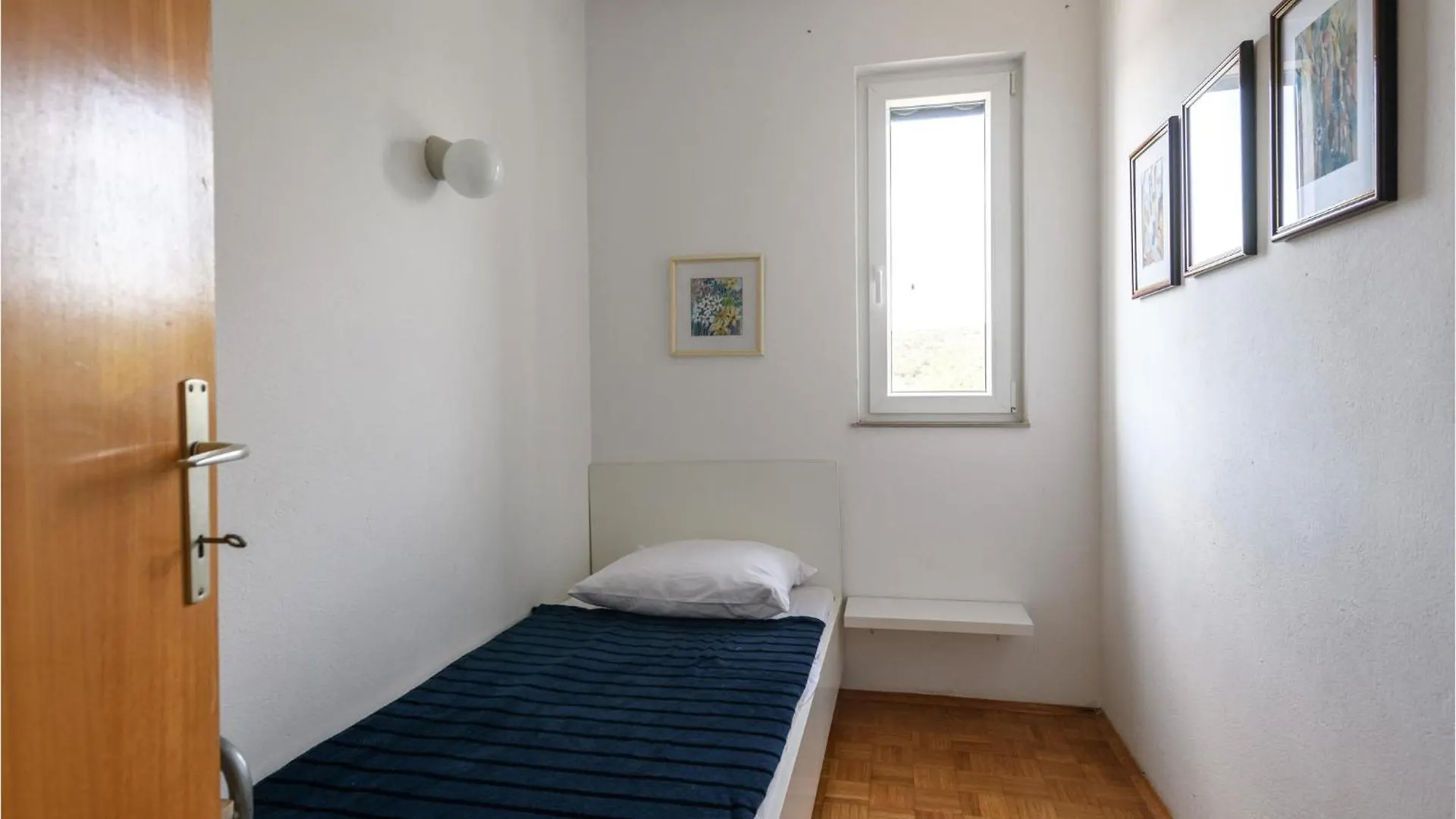 Lovely Home In Krnicki Poratkrnica With Kitchen Peruski Croatia