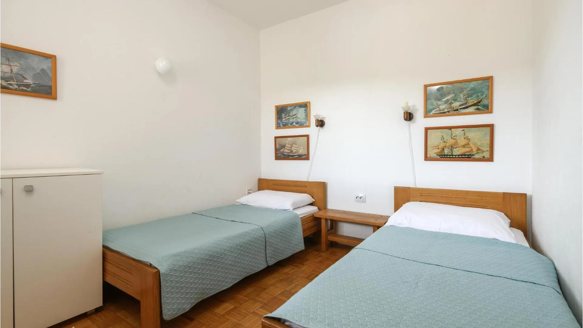 Holiday home Lovely Home In Krnicki Poratkrnica With Kitchen Peruski